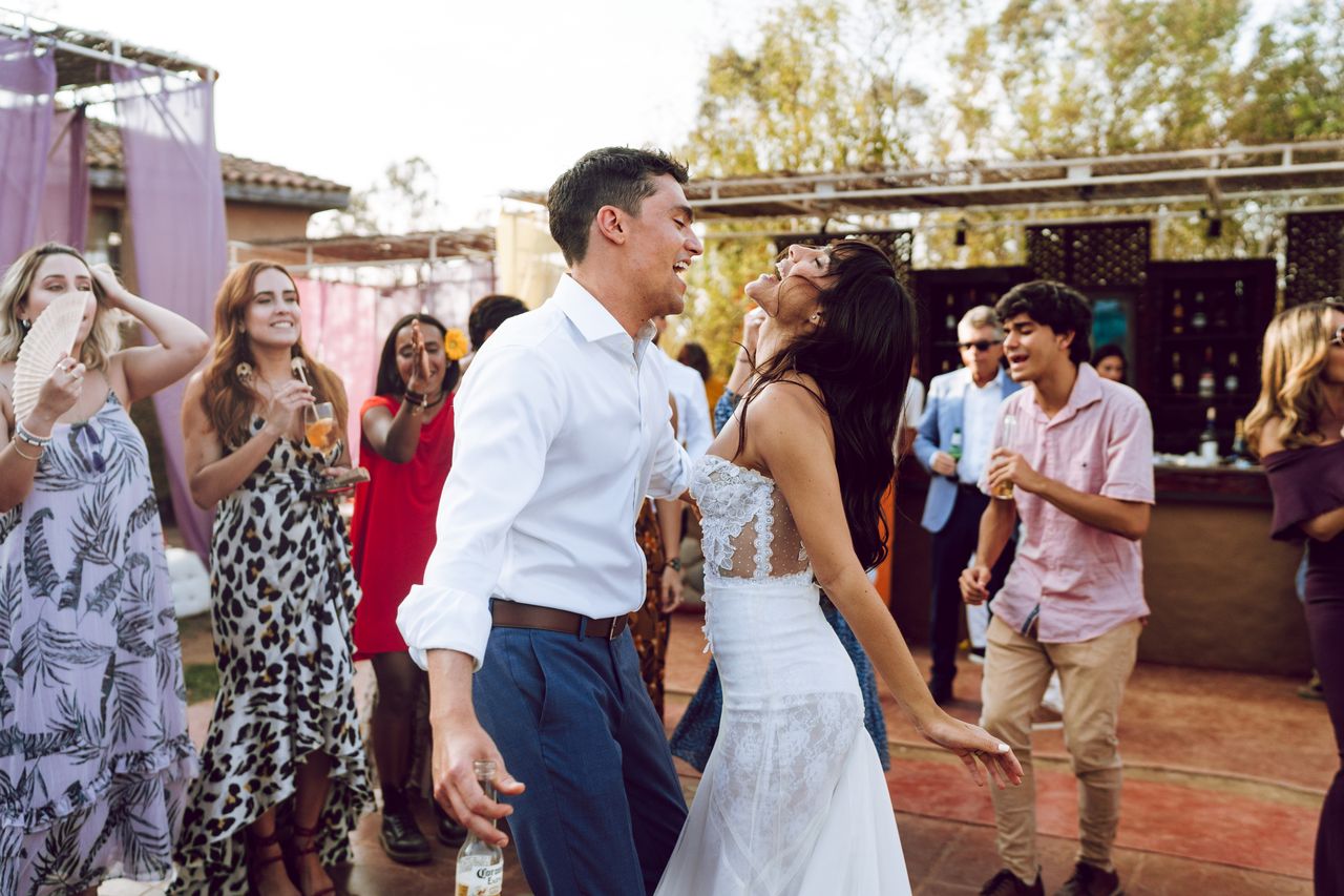 VegNews.VeganWeddings.Dancing