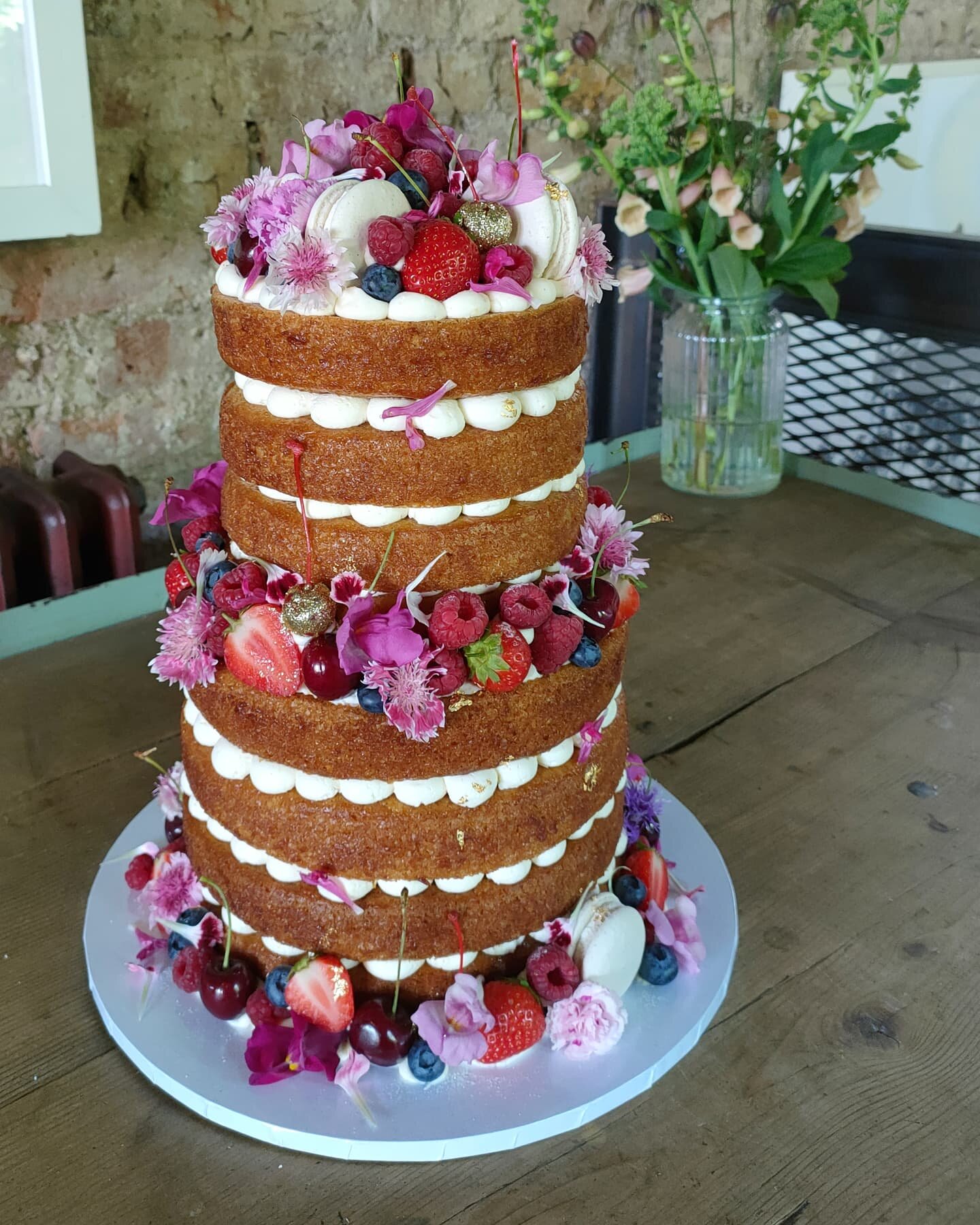 VegNews.VeganWeddings.HeartofCake