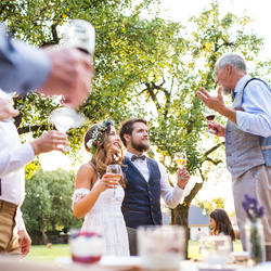 VegNews.VeganWeddings.Toasting