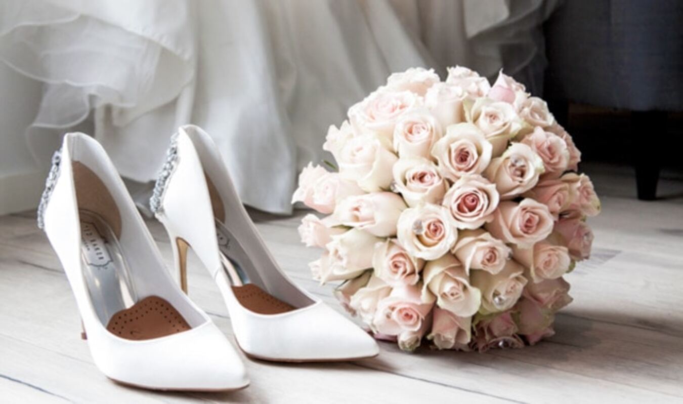 VegNews.VeganWeddings.BouquetShoes